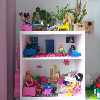Cadeau ideeën voor kinderfeestje: kleine cadeautjes voor kinderen. Barbie poppen hebben een magische aantrekkingskracht op meiden. 
