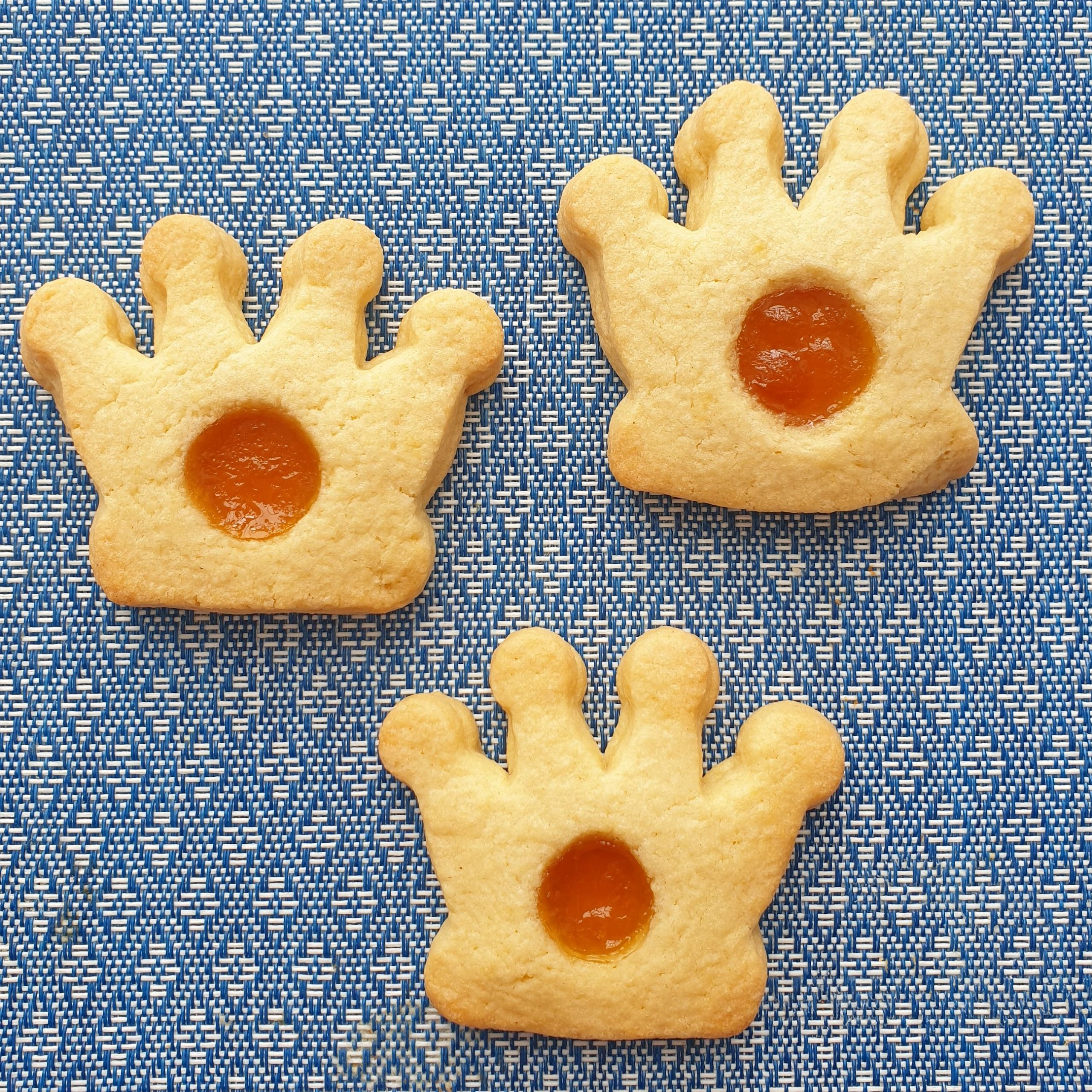 Koningsdag koekjes met jam vulling. 