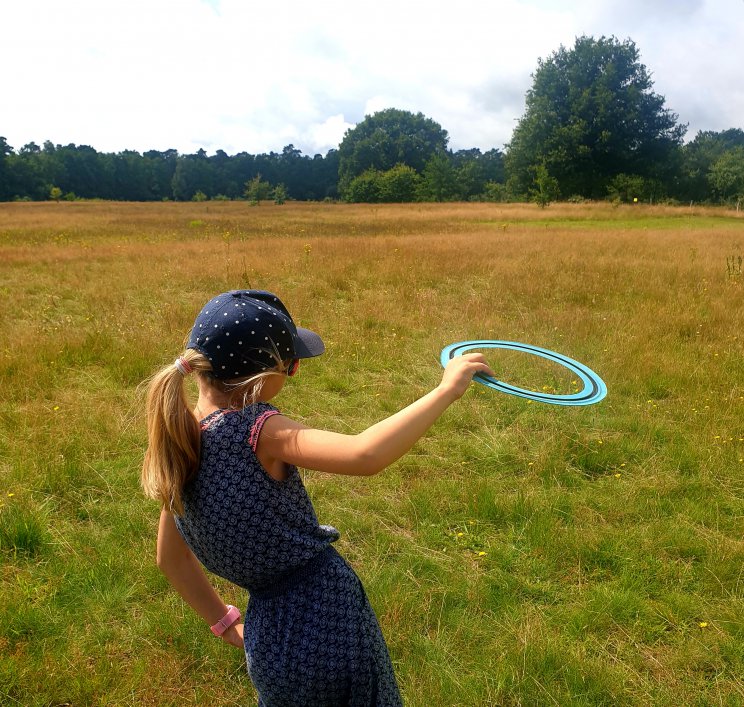 Het leukste buitenspeelgoed voor deze lente en zomer. Voor wie goed kan mikken: een frisbee.