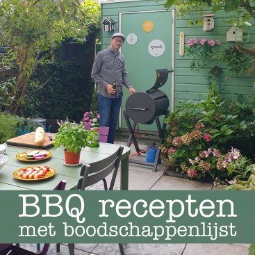 BBQ met kinderen: lekkere recepten en boodschappenlijst. In de zomer is een BBQ zo gezellig! Maar hoe krijg je een beetje variatie én hou je het gezond? In deze blog vind je lekkere recepten voor een BBQ met kinderen en een handige boodschappenlijst. 