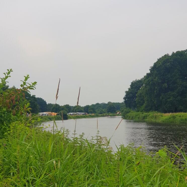 Huttopia de Roos: review van kindvriendelijke natuur camping in Overijssel, de camping ligt aan de Vecht in het Vechtdal