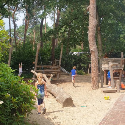Kindvriendelijke restaurants en hotels: met speeltuin en ander leuks. Restaurant De Rheezerbelten bij Rheeze, Hardenberg, Marienberg en Beerze.
