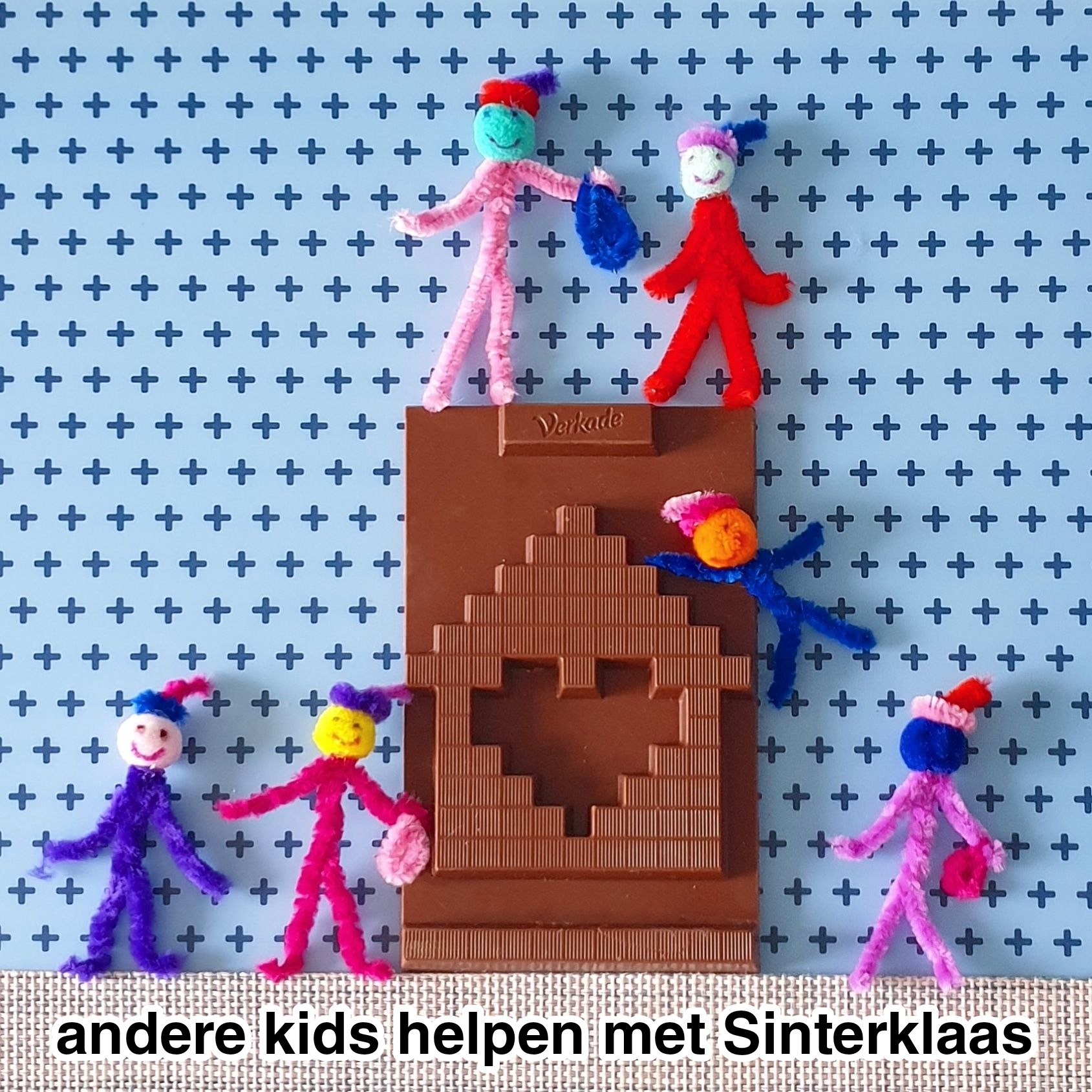 Zo kun je andere kinderen helpen om Sinterklaas te vieren. Niet voor iedereen is de Sinterklaastijd makkelijk. Omdat er weinig geld is, of om andere redenen. Daarom zijn er mooie initiatieven, waarmee je andere kinderen met Sinterklaas kunt helpen. 