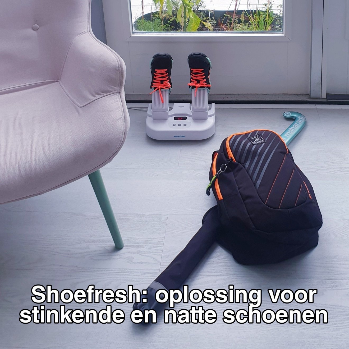 Shoefresh review: een oplossing voor stinkende en natte schoenen. Wat kunnen schoenen ontzettend stinken en sportschoenen waarschijnlijk het allerergst. Maar ook na een lange werkdag of schooldag ruiken schoenen bepaald niet fris. Shoefresh heeft daar wat op bedacht: een apparaat dat je schoenen opfrist. Wij testten de Shoefresh.