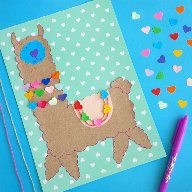 Ideeën om te tekenen en kleuren voor kinderen. Zoals deze lama van gekleurd papier, met hartjes er op.