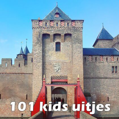 101 leuke uitjes met kinderen in Nederland en België – binnen en buiten. Zoals met ridders en jonkvrouwen op speurtocht in het Muiderslot in  Muiden in Noord Holland.