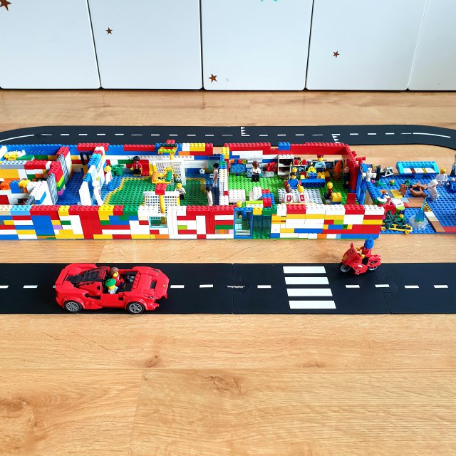 Way to Play flexibele autobaan: leuk binnenspeelgoed en buitenspeelgoed. Waytoplay kun je ook leuk combineren met LEGO.