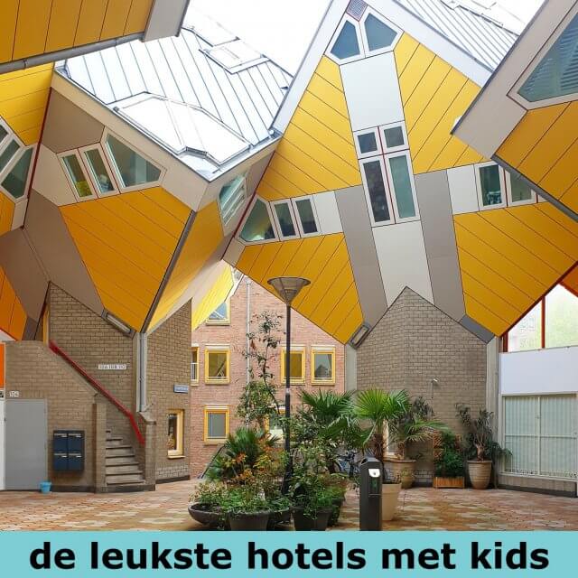 Kindvriendelijke hotels in Nederland: overnachten met kinderen en tieners. Hoe fijn is het om een weekendje weg te gaan met de kinderen. Naar een stad, of juist naar zee of het bos. Daarom verzamel ik leuke kindvriendelijke hotels in Nederland, fijne plekken om te overnachten met kinderen en tieners. Stayokay Rotterdam in de kubuswoningen, leuk betaalbaar budget hotel.