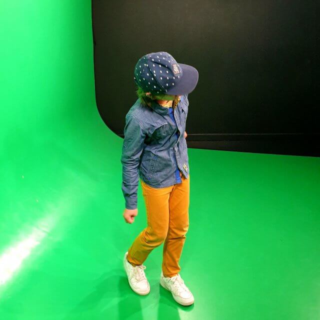 Filmmuseum EYE: leuk museum uitje met kinderen in Amsterdam Noord. Met bijvoorbeeld een green screen, waarin je zelf in een film kunt optreden? Het resultaat kun je naar huis sturen. 