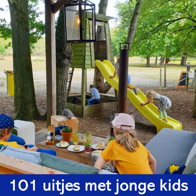 101 uitjes met jonge kinderen: peuters, kleuters en onderbouw kids. Met jonge kinderen kun je heel veel leuke uitjes doen in Nederland en België. Nu onze kinderen groter worden wordt het aantal mogelijkheden snel groter, maar ook met jonge peuters en kleuters kun je al heel veel leuke dingen doen. Ik maakte een lijstje van onze favorieten, in alle provincies. Er zitten zowel kindvriendelijke uitjes voor binnen als voor buiten tussen. Dit is kindvriendelijk restaurant de Eendracht in Blaricum. 