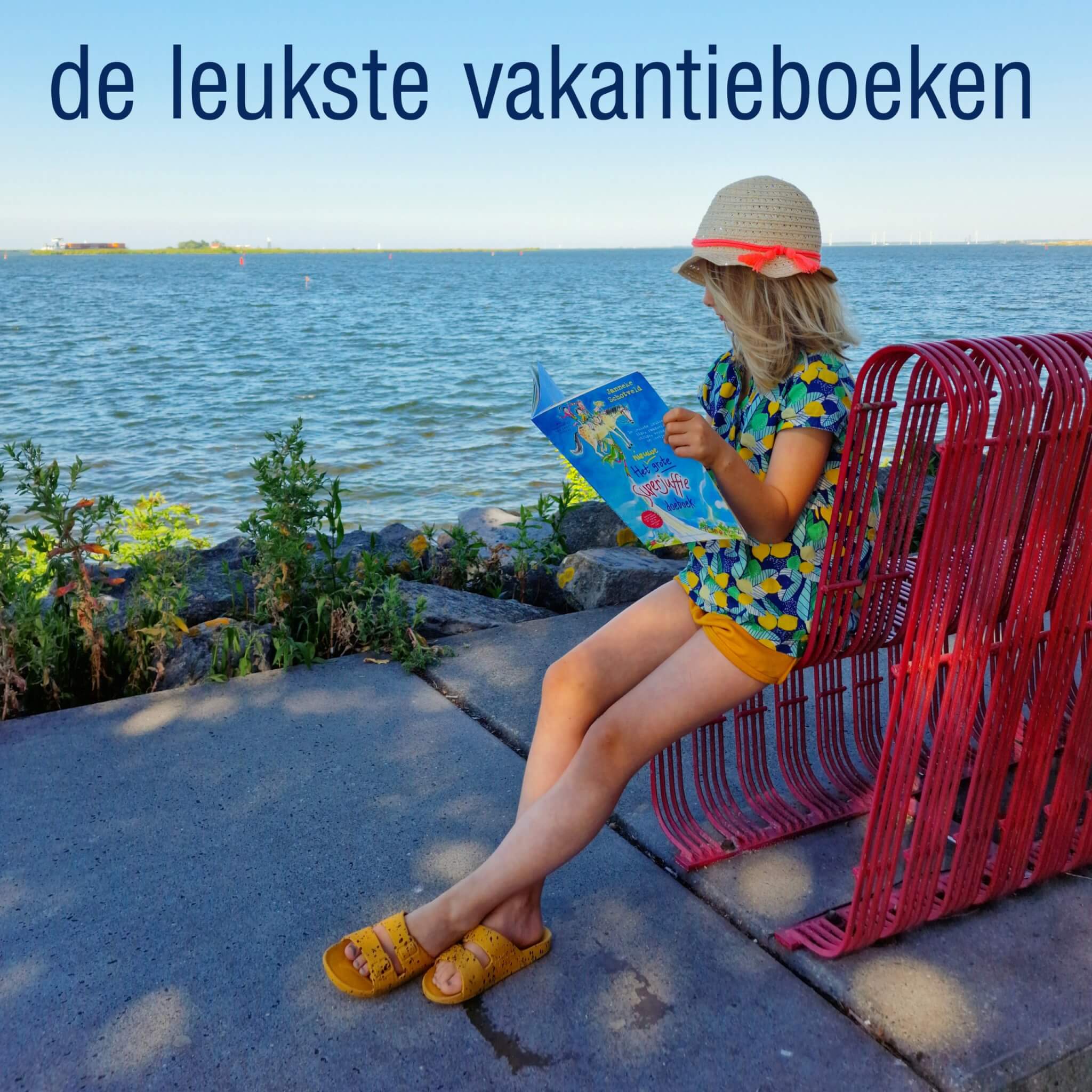 De leukste vakantieboeken en doeboeken voor kinderen en ouders. In de zomer liggen er altijd toffe vakantieboeken en doeboeken voor kinderen in de winkel. Ik zocht daarom de leukste zomerboeken uit voor alle leeftijden: peuter, kleuter, basisschoolkinderen, tieners en voor jezelf.