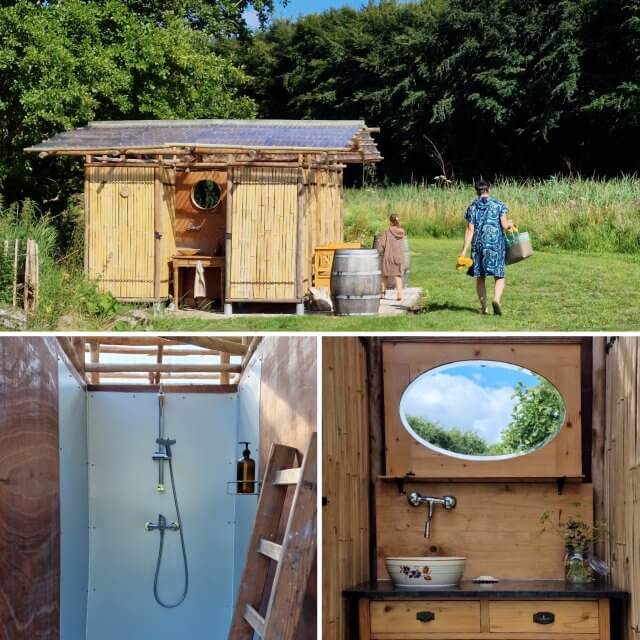 Het houten toilethuisje
