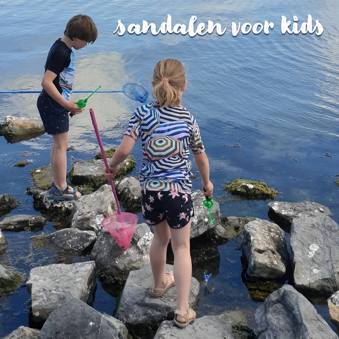 Sandalen en slippers voor kinderen: dit zijn de leukste en de beste. Op zoek naar leuke sandalen en slippers voor kinderen, waar ze ook nog goed op lopen en rennen? We hebben er de afgelopen jaren flink wat uitgeprobeerd. Dit zijn onze favorieten, met zo veel mogelijk duurzame keuzes.