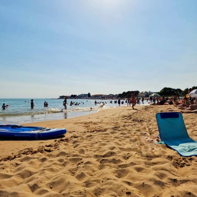 La Tranche sur Mer in de Vendée. La Plage de la Tranche is het centrale strand, ter hoogte van de winkelstraat Avenue de la Plage.