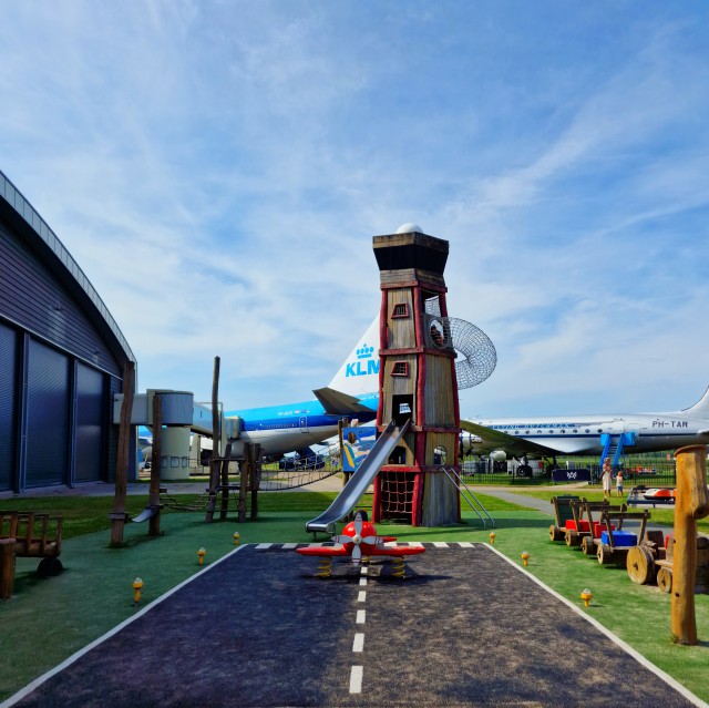 Luchtvaartmuseum Aviodrome: leuk uitje met kinderen in Flevoland. Er is een leuke speeltuin voor de kleintjes. 