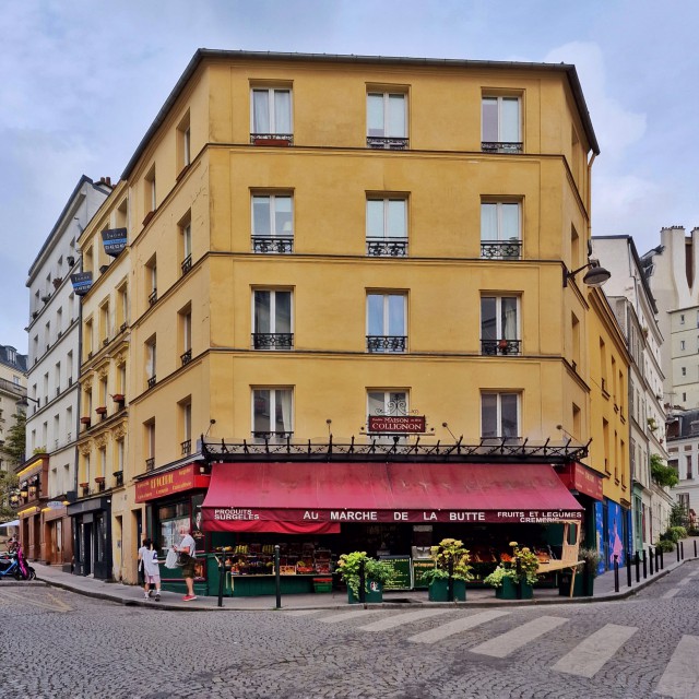 Montmartre met kinderen: tips in deze sfeervolle wijk van Parijs. Naast het programma Chansons, keken we nog iets voor we naar Parijs gingen. Le Fabuleux Destin d'Amélie Poulain, de romantische film over het wereldvreemde meisje in Parijs. Deze film speelt grotendeels in Montmartre. De iconische plekken uit deze film kun je dus ook bezoeken.