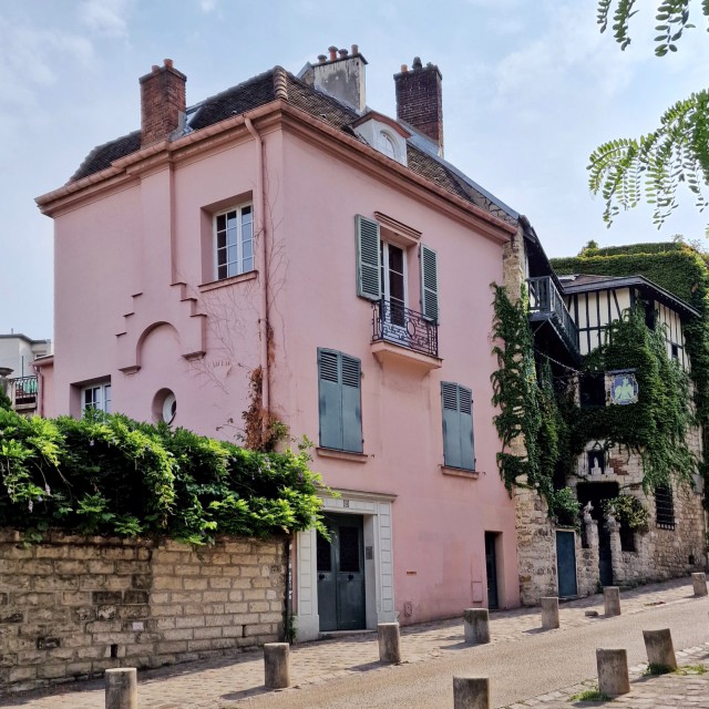 Nog een roze huis, vlakbij la maison rose.