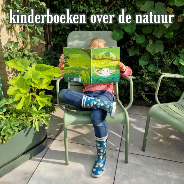 Kinderboeken over de natuur: ideeën voor de Kinderboekenweek. Op zoek naar leuke cadeau ideeën voor kinderen? Kijk dan eens naar deze kinderboeken over de natuur! Extra leuk: in 2022 is het thema van de Kinderboekenweek Gi-ga-groen. Daar passen deze boekentips dan ook prachtig bij.