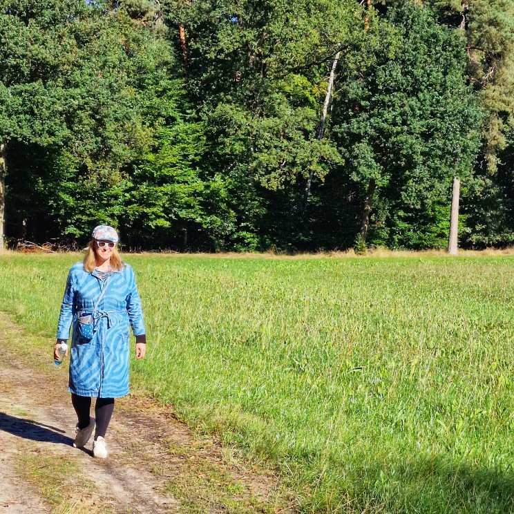 Woensdag maakte ik een stiltewandeling met Annemiek, in een natuurgebied niet ver van de B&B. Dat was een heel bijzondere ervaring. Door helemaal niks te zeggen, komen geluiden en beelden veel intenser binnen. Dat ga ik dus vaker doen en zeker ook aan de kids leren!