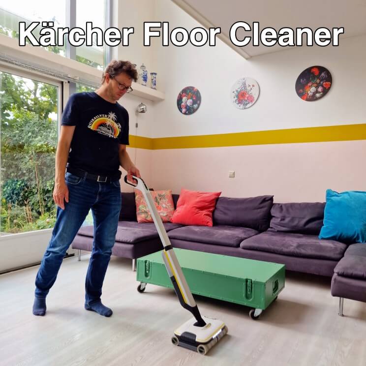 Kärcher Floor Cleaner: je vloer schoonmaken met één apparaat. Wat wordt de vloer in ons gezin snel vies sinds we kinderen hebben! Dan is het super handig als je de vloer kunt schoonmaken met één apparaat. De Kärcher Floor Cleaner FC 7 Cordless kan namelijk stofzuigen en dweilen in één beweging. Tijd voor een review van deze Kärcher vloerreiniger!