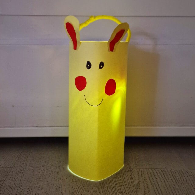 Mooie Sint Maarten lampion of lantaarn knutselen: heel veel ideeën. Zoals een Pokemon Pikachu lampion.