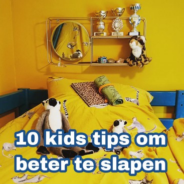 Lekker slapen! 10 tips om kinderen en tieners beter te laten slapen. Veel kinderen hebben af en toe moeite met inslapen. Dat is echt heel gewoon, zowel in de basisschool leeftijd als op de middelbare school. Maar wanneer je kind heel vaak niet kan slapen… lees dan zeker even door. Bibi deelt haar tips om kinderen en tieners beter te laten slapen.