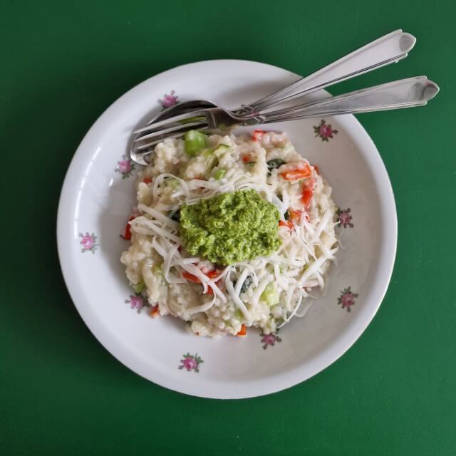 Herfst recepten voor kinderen: onze makkelijke favorieten. Risotto bianco van Jamie Oliver doet je heerlijk aan je vakantie denken, maar is toch lekker warm, ideaal voor de herfst dus. 