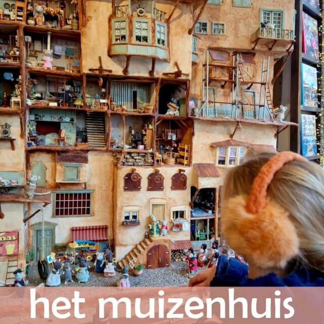 Het Muizenhuis: ideeën om te knutselen en een uitje in Amsterdam. Je kent het Muizenhuis van Karina Schaapman vast van de boeken. Maar je kunt het Muizenhuis ook zelf knutselen. En weet je dat je het Muizenhuis in Amsterdam ook kunt bezoeken?