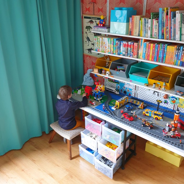 LEGO / opbergbox / opberglade / speeltafel Leuk met kids