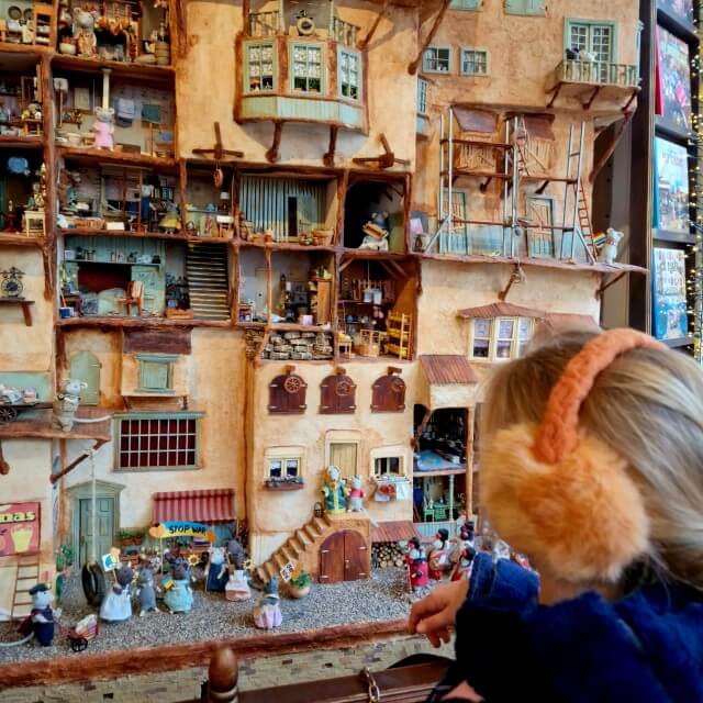 Museum met kinderen: 101x leukste kindermuseum van Nederland. Weet je dat je het Muizenhuis in Amsterdam kunt bezoeken?
