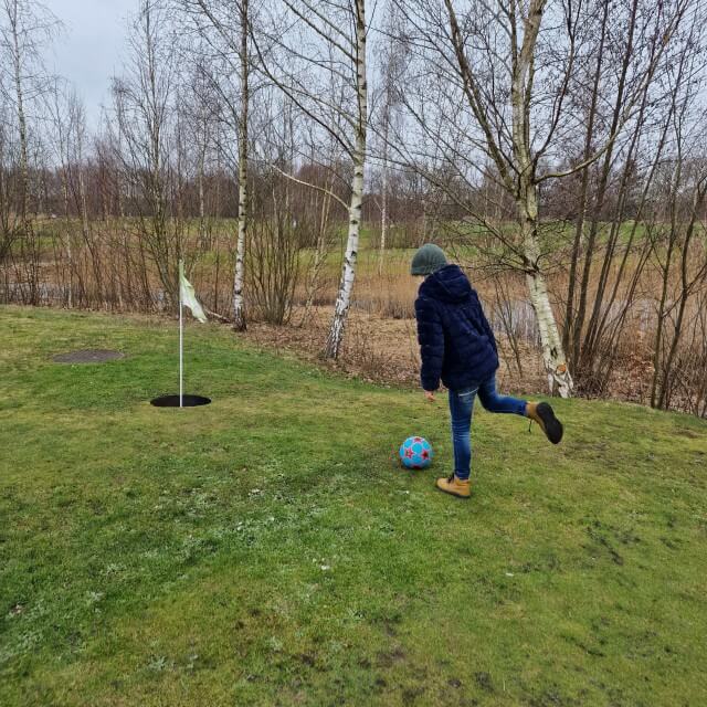 Landal Orveltermarke review kinderen en tieners: sporten en natuur. Je kunt hier footgolf doen.