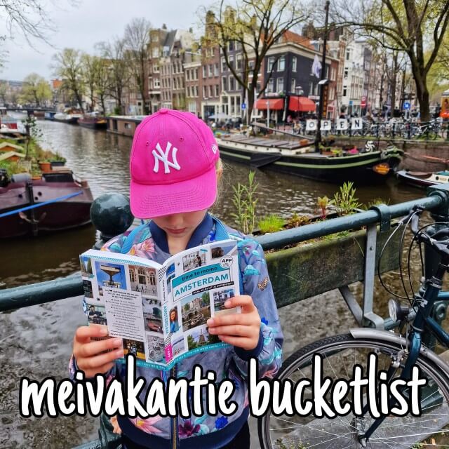 Onze meivakantie kids bucketlist: leuke activiteiten voor kinderen. Hoera het is bijna meivakantie, dus het is weer tijd voor een bucketlist vol leuke activiteiten voor kinderen! Wij maakten een lijst met leuke ideeën om deze vakantie te doen. Met ideeën voor peuters, kleuters, grotere kinderen en tieners. En voor mooi weer, maar ook voor slecht weer.