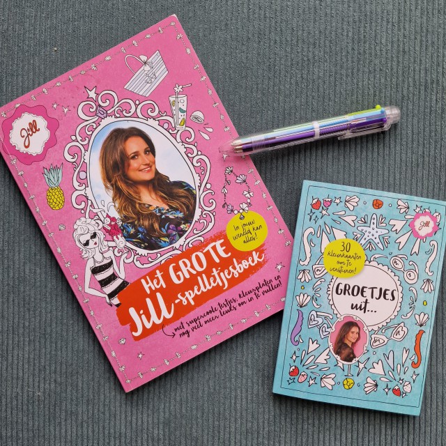 De leukste vakantieboeken en doeboeken voor kinderen en ouders. Jill heeft allerlei doeboeken. Met tips, opdrachten, testjes en spelletjes waarmee meiden zich uren vermaken.