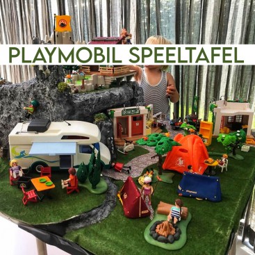 Playmobil tafel zelf maken: leuke ideeën. Hoe leuk is dit? Een Playmobil tafel of bureau voor de kinderen zelf maken. Kay maakte deze fantastische Playmobil speeltafel voor zijn kinderen, weer eens wat anders dan een LEGO tafel!