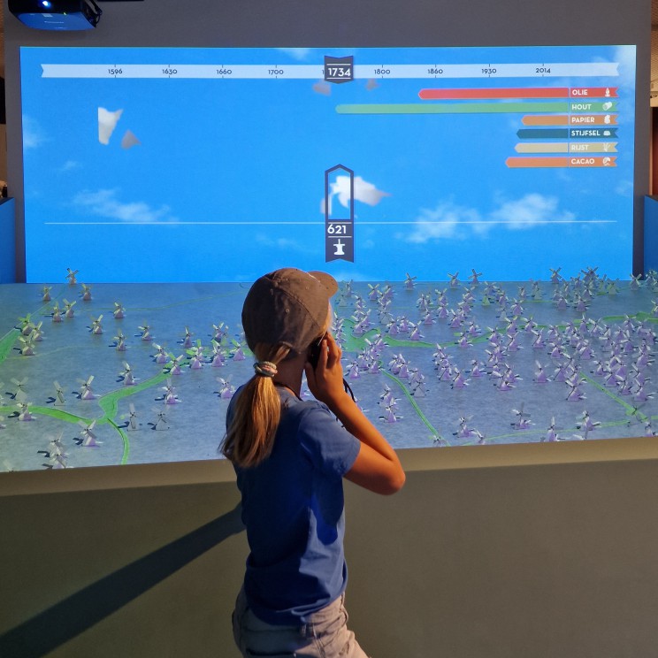 Door de verschillende interactieve elementen vonden de kinderen het Zaans Museum heel leuk. Zo kun je door de tijd het aantal molens laat het toenemen en afnemen op een scherm. Ook start er om de zoveel minuten een film met lichteffecten in de tentoonstellingruimte.