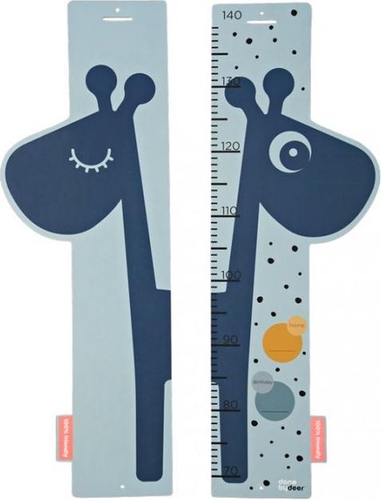 Babykamer cadeaus: leuke accessoires en andere spullen, zoals deze groeimeter van Done by Deer. 
