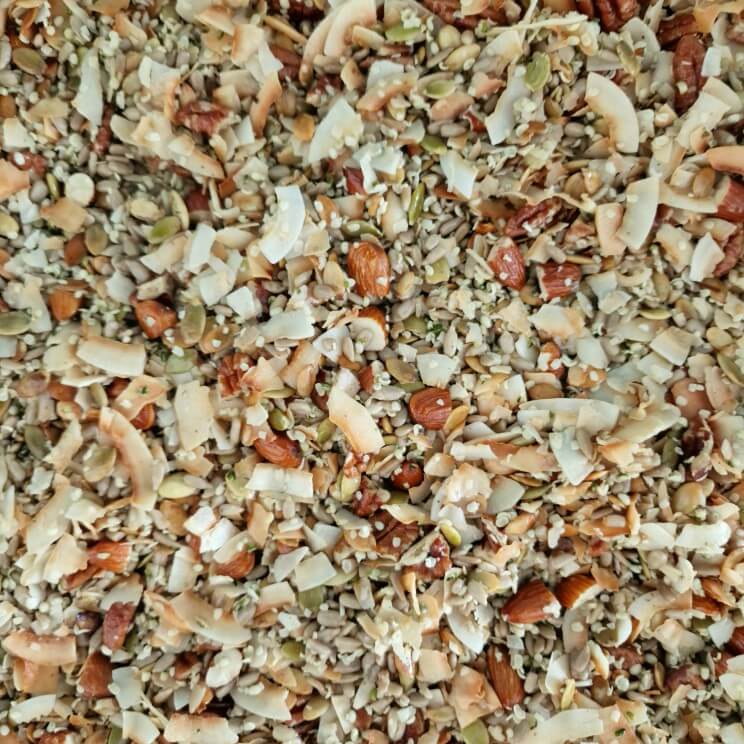 Granola recept koolhydraatarm en histaminearm. De combinatie van koolhydraatarm en histaminearm is vaak lastig te vinden. Dit granola recept is koolhydraatarm en relatief histaminearm.