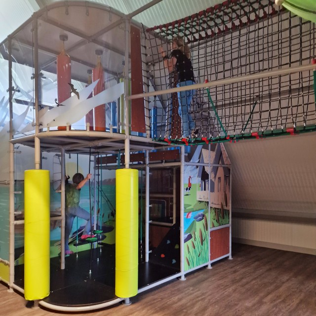 Review Landal Reeuwijkse Plassen met kinderen. Er is binnen een speelzolder. Een binnenspeeltuin voor kinderen tot 10 jaar.