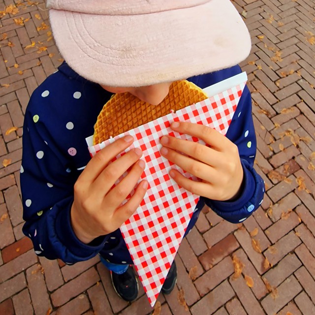 We hebben natuurlijk een lekkere stroopwafel gehaald in Gouda.
