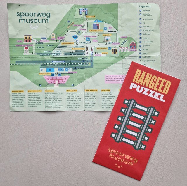 Spoorwegmuseum met kinderen: 10 dingen die je niet wil missen. Bij het Spoorwegmuseum kun je een plattegrond krijgen. Dat scheelt zoeken waar alles is. Ben je met kleintjes dan is het leuk om de rangeer-puzzel te doen.