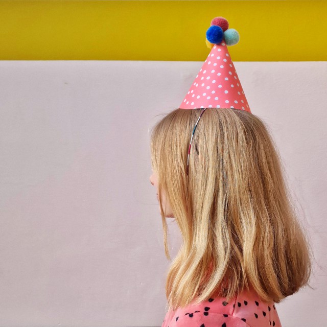 70 ideeën om te knutselen voor tieners en volwassenen. Een verjaardagshoedje, feestmuts of verjaardagsmuts is leuk om te maken.