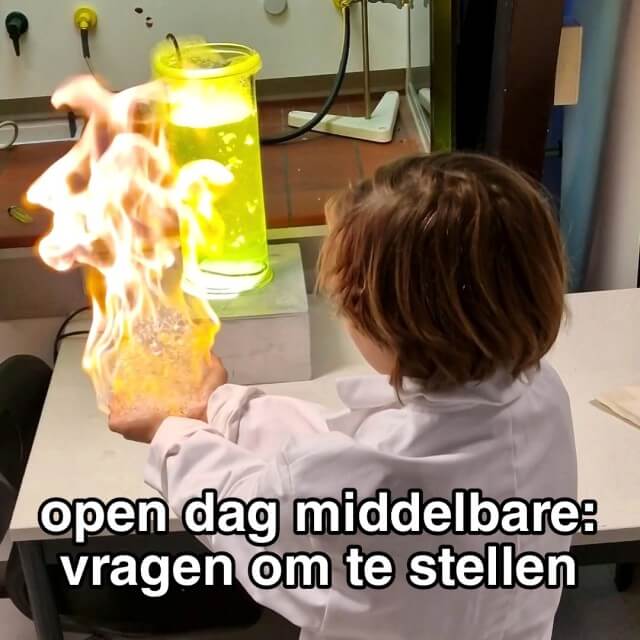 Open dag middelbare school: vragen die je kunt stellen. Voordat je kind naar de middelbare school gaat bezoek je waarschijnlijk een aantal open dagen. Wat wil je weten, waar kun je op letten? Hier vind je vragen die je kunt stellen op de open dag van de middelbare school.