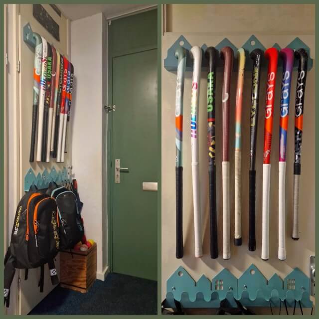 Onze favoriete hockey life hacks: handige tips voor hockeyers. Bij een teamgenoot van onze oudste kwamen we een handig rek voor hockeysticks tegen. Een van onze favoriete life hacks voor hockeysticks opbergen. We gingen twee lagen kapstokjes op, een laag voor de sticks en een laag voor de hockeytassen en andere kleine dingen. 