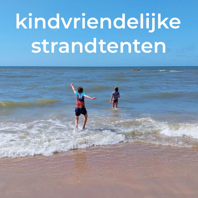 De leukste kindvriendelijke strandtenten in Nederland: zomer met kinderen. Wat is er fijner dan op een mooie zonnige dag met de kinderen naar het strand te gaan? Lekker wandelen of zwemmen in zee, een meer of rivier en vervolgens relaxen bij een strandtent, bij voorkeur met speeltuin. Daarom ging ik op zoek naar kindvriendelijke strandtenten in heel Nederland, voor een zonnig dagje met kinderen. Of je nou een baby, peuter, kleuter of ouder kind hebt.