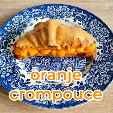 Oranje crompouce recept voor Koningsdag of voetbal. Op zoek naar een makkelijk en leuk recept voor Koningsdag of voetbal? Maak dan dit Oranje crompouce recept, oftewel croissant tompouce.