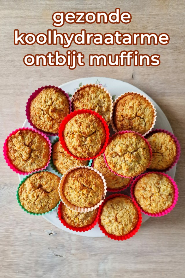 Recept voor ontbijt muffins: gezond en koolhydraatarm. Dit is mijn favoriete recept voor ontbijt muffins, ze zijn gezond en koolhydraatarm. Ook ideaal om onderweg mee te nemen als lunch of tussendoortje.