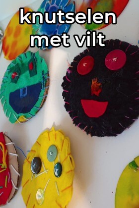 Knutselen met vilt: leuke ideeën. Met vilt kun je prachtige dingen knutselen samen met kinderen en tieners. Hier vind je allerlei leuke ideeën om te knutselen met vilt.