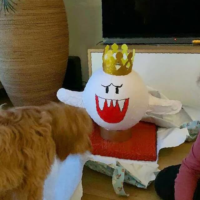 Papier maché zelf maken + leuke ideeën om ermee te knutselen. King Boo van Mario van papier maché maken, heel erg leuk voor Nintendo fans!