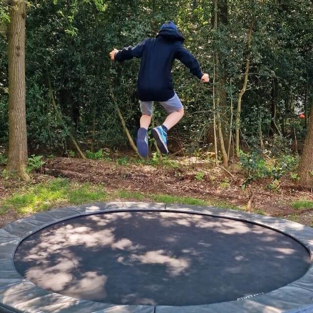 Voor onze jonge tieners was de trampoline erg leuk. En de vele skelters in allerlei maten blijven ze ook leuk vinden.