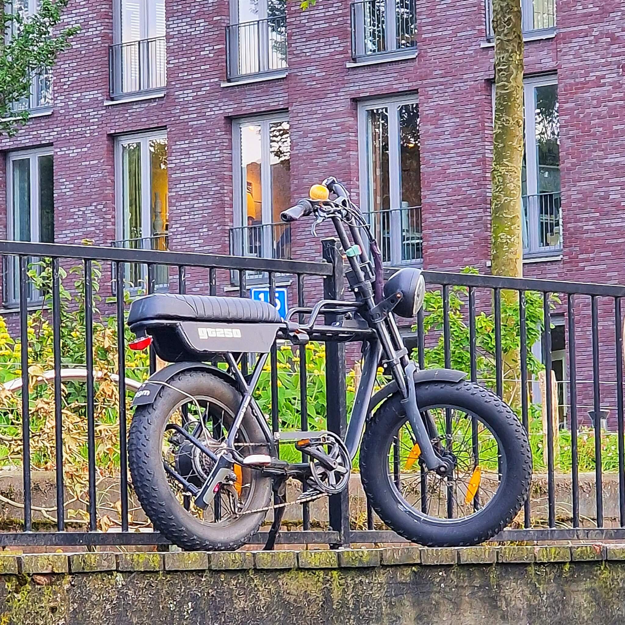 Tiener veroorzaakt ongeluk met opgevoerde fatbike, ouders failliet. Denk jij dat jouw tiener wel veilig op een opgevoerde fatbike kan rijden? Think twice, want als een minderjarige tiener een ernstig ongeluk met opgevoerde fatbike veroorzaakt, dan ga je als ouders failliet.
